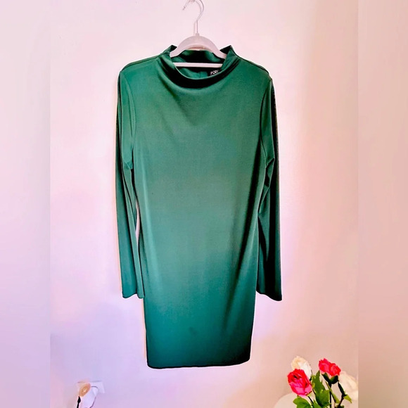 Forever 21 Green Emerald Dress Size 2XL - Picture 1 of 6